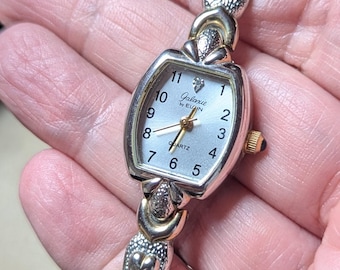 Vintage Elgin Gold Tone Oval Watch: Steampunk Embossed Band  display picture 1