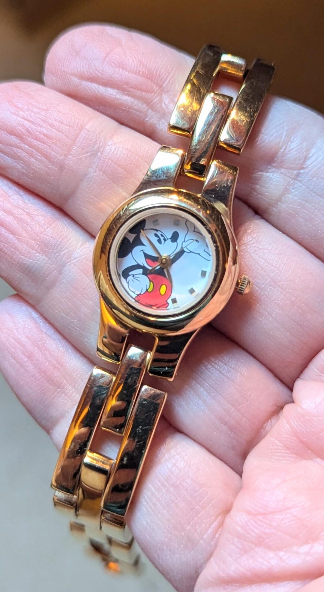Vintage Disney Gold Tone Round Mickey Mouse Watch Open Link  display picture 2