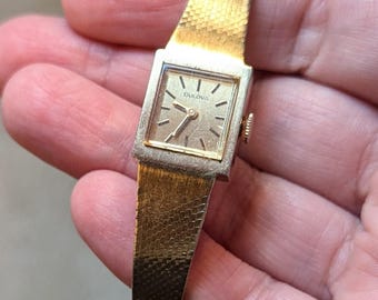 VTG Bulova Two-Tone Heart Link Women\'s Watch - Gold & Silver Bulova Classic Collection Stainess Steel 2-Tone Heart Design  main image 2