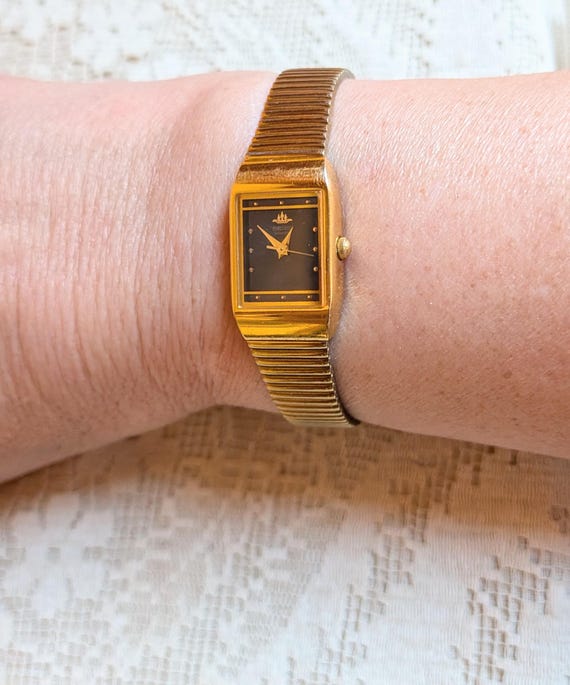 Seiko Gold-Tone Rectangular Watch Seiko Quartz Watch Womens Gold Tone Rectangular 1N01-5A10  main image 4