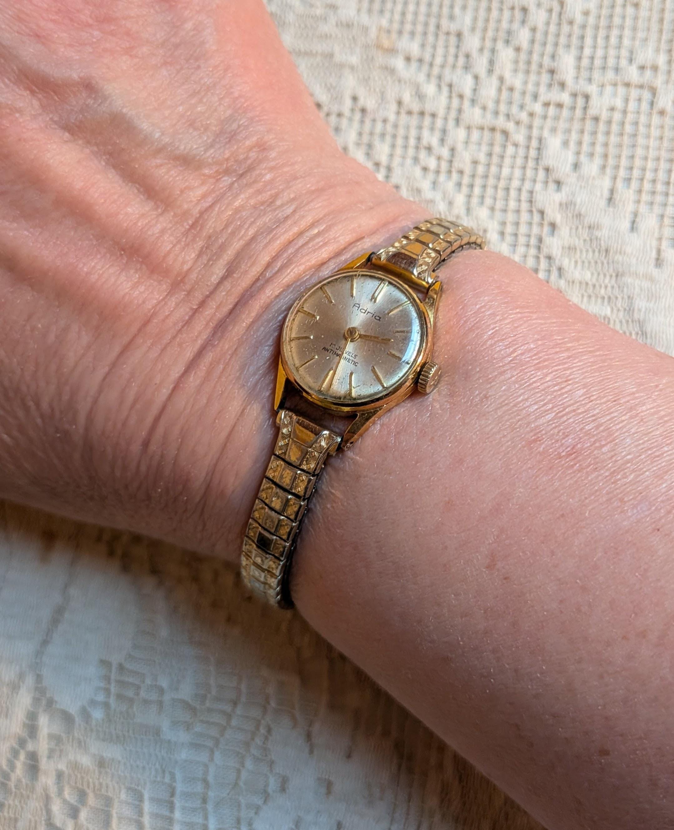 Women\'s Gold-Tone White Dial Quartz Watch  CARRIAGE “1960-1970” Vintage Bucherer Gold Womens Watch main image 2
