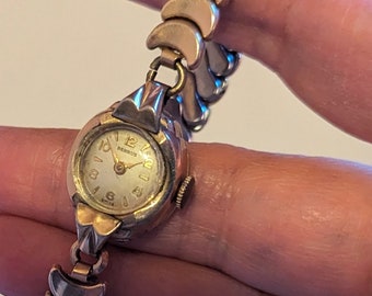 国内外の人気 5590 1E20 Seiko Vintage Yellow Japan Watch Quartz Lady Dial 時計