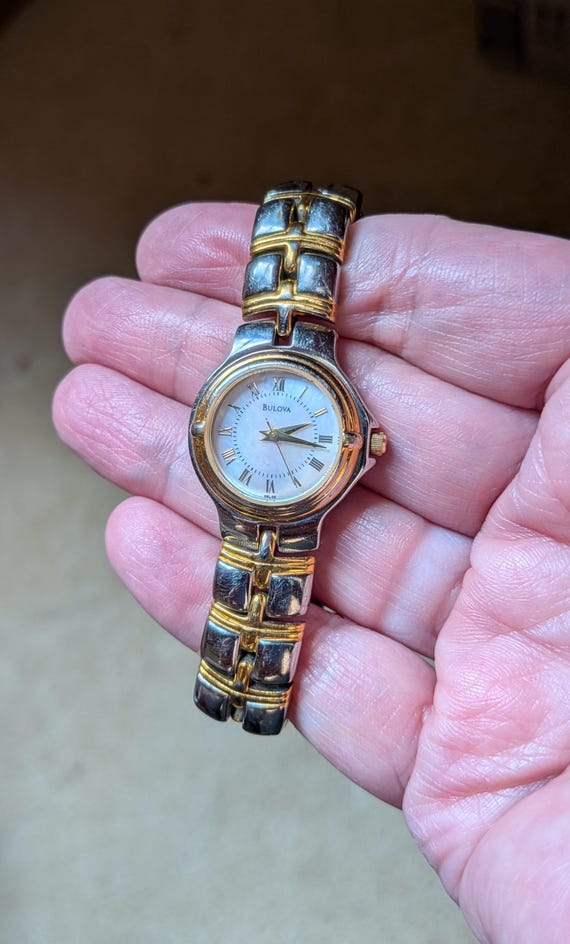 Working Vintage Bulova Two-tone Quartz Watch With New  display picture 2