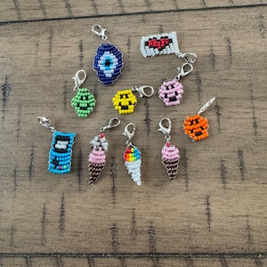 Breloques en micro-perles