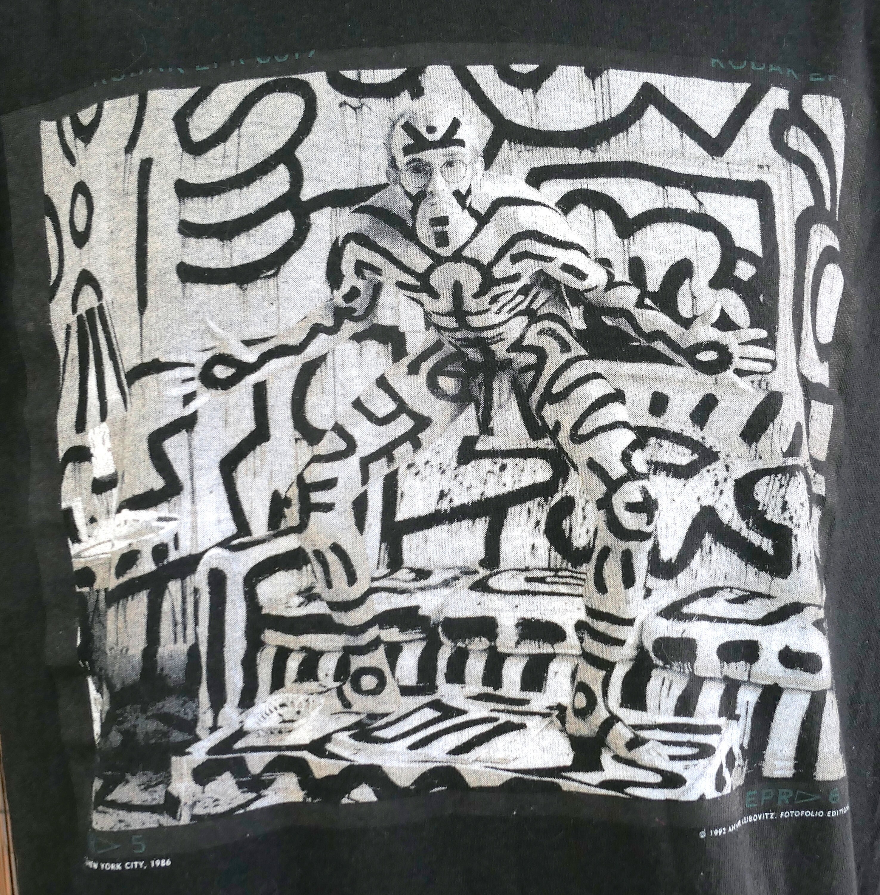 90's Vintage 1992 KEITH HARING Annie Leibovitz T Shirt Large