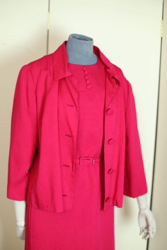 Vintage original late 1950s early 1960s cerise pin