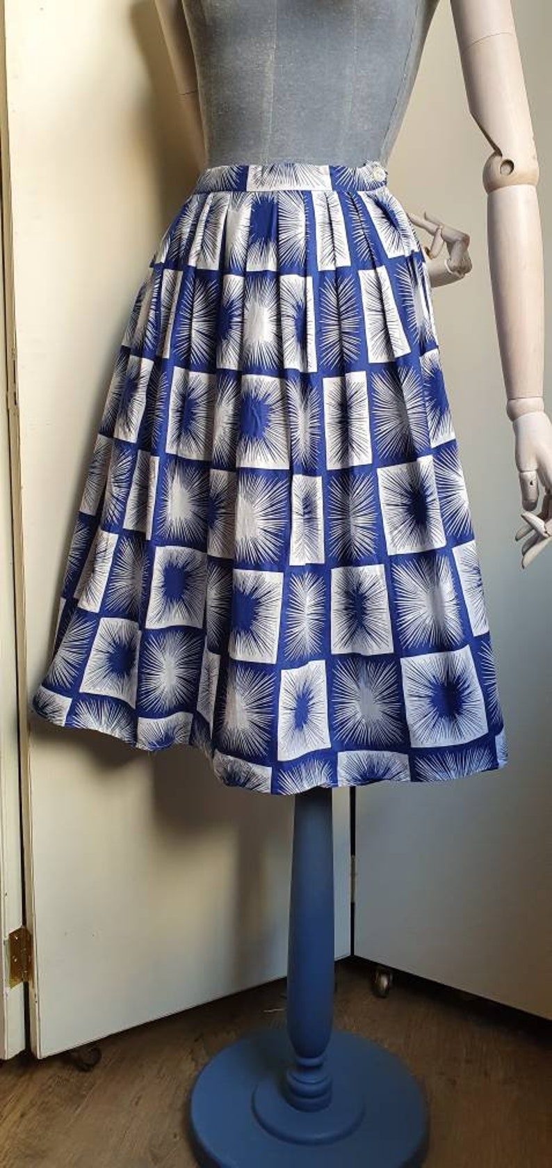 Vintage 1950s novelty print atomic skirt