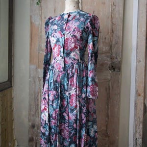 BEAUTIFUL ROMANTIC 1980S LAURA ASHLEY DRESS