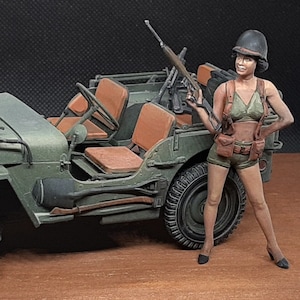 Painted Miniatures - US 4x4 Jeep WW2 + Pin-Up Girl, Scale 1/24