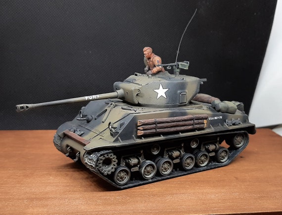 1/56 塗装済みボルトアクション M4A3E8 シャーマン「フューリー
