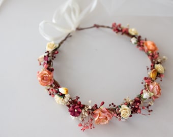 Couronne de fleurs de mariée avec gypsophile séché. Coiffe bohème rustique, couronne de cheveux, enterrement de vie de jeune fille, douche de bébé. Automne, orange brûlé, rouge