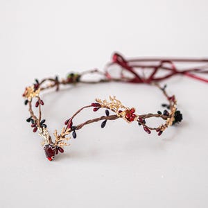 Elf Tiara Fairy Crown - Elven Forest Headpiece - Deer Flower Crown in black and red  - Gothic Fairy Crown - Antlers accent