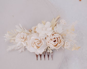 Bridal hair comb with white and cream flowers, pampas grass. Boho wedding headpiece. Bridesmaid hair flowers, flower girl hair accessory