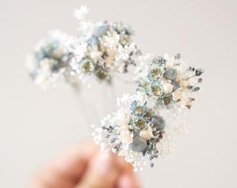 Forcine per capelli da sposa con fiori secchi: gypsophila e margherite blu. Copricapo rustico da sposa, forcine floreali.