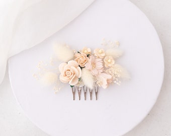 Copricapo di fiori secchi, pettine per capelli da sposa con fard e fiori color crema. Copricapo con alito di bambino essiccato per matrimoni boho e rustici