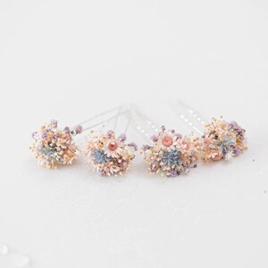 Bridal hair pins with dried baby&#39;s breath and preserved flowers. Wedding headpiece, floral bobby pins in dusty blue and blush pink