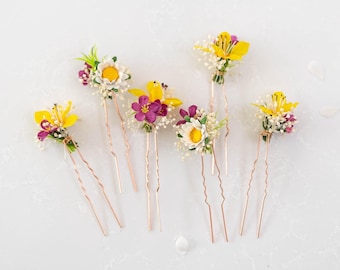 Colorful bridal hair pins with wild flowers, daisies and dried baby's breath. Summer wedding headpiece, floral bobby pins, meadow flowers