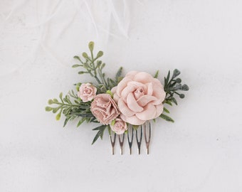 Bridal hair comb with blush pink flowers. Boho and rustic wedding headpiece. Flower hair comb. Flower girl and bridesmaid gift