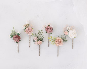 Bridal hair pins in blush pink, dusty pink and ivory. Wedding headpiece, floral bobby pins, hair pins with roses and eucalyptus