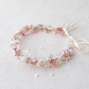 Dried flower crown with baby&#39;s breath and hydrangea. Dusty pink bridal headpiece, flower hair wreath, preserved flowers fairy crown
