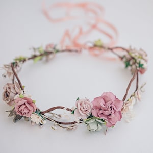 Corona di fiori boho. Copricapo da sposa, ghirlanda per capelli, corona di fata, accessori per capelli da sposa. Cerchietto nei colori cipria, rosa cipria, verde vintage