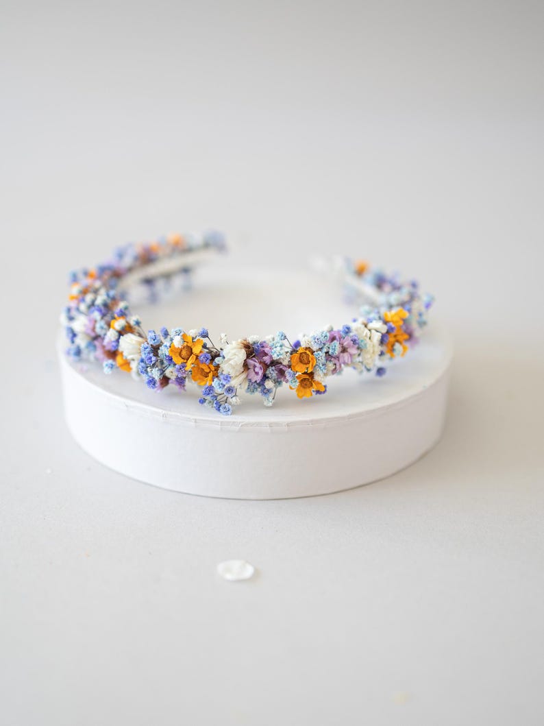 Charming boho floral headband for any occasion—weddings, festivals, fantasy photoshoots, octoberfest and more. Flower crown with dried flowers,  tiny flowers and daisies .  Hairband with dried flowers. Boho hair band. Oktoberfest Headpiece. Summer, Spring, Winter or Autumn headband in warm orange, purple, blue and white colors. Earth tones. Christmas headpiece.