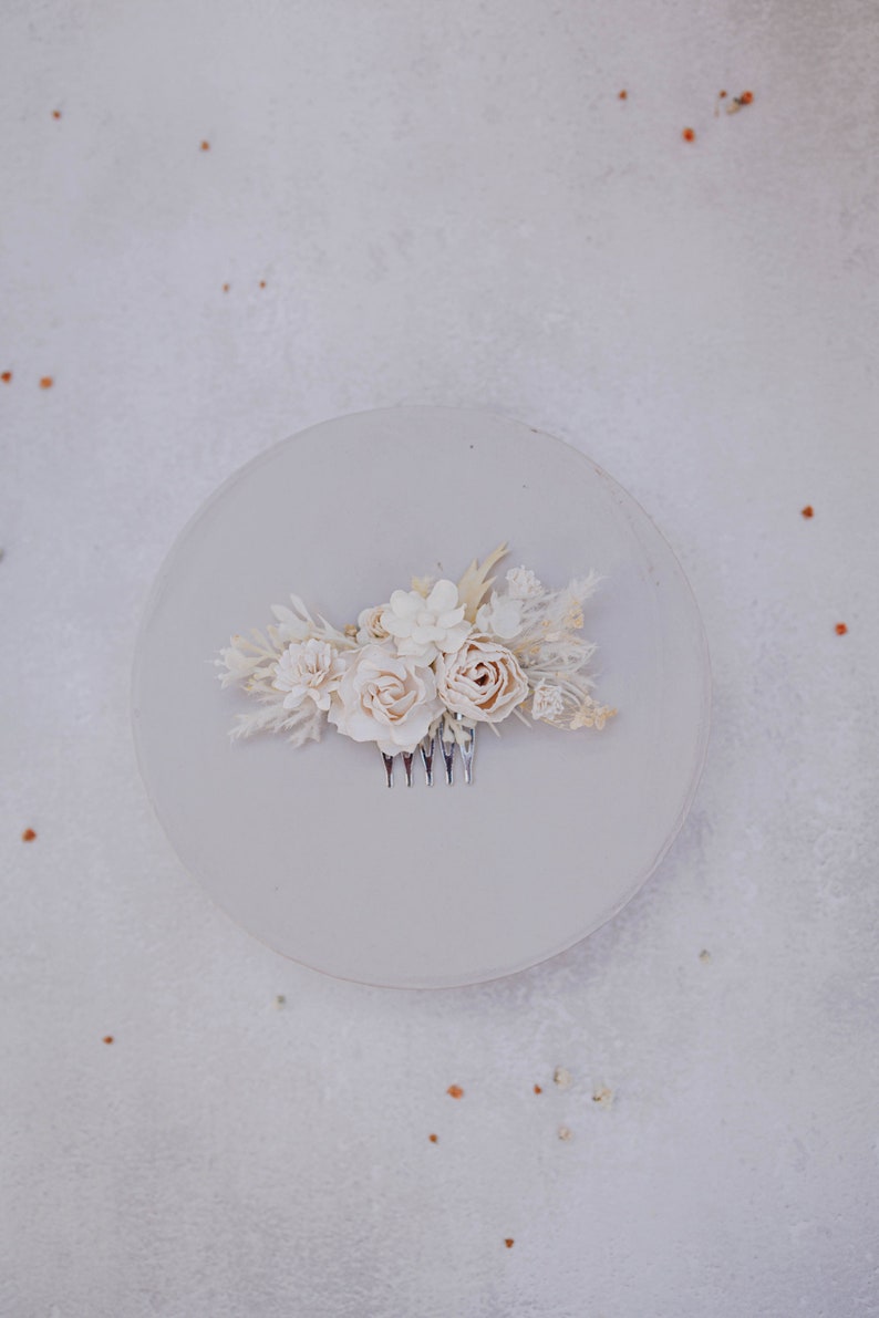 Bridal hair comb with white and cream flowers, pampas grass. Boho wedding headpiece. Bridesmaid hair flowers, flower girl hair accessory image 3