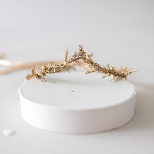 Woodland crown, elven circlet, lavender crown hairpiece, golden fern hairband, goddess head wreath, witch headpiece, druid tiara, branches crown, Flower elf fairy tiara Greenery elven flower tiara Elf tiara Woodland wedding fairy crown golden fairy halo Bridal Fairy diadem with dried flowers. Zeus and Athena headpiece. Greek goddess crown.
