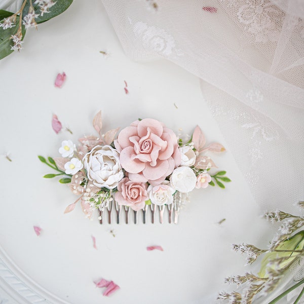 Bridal Hair Comb with Flowers, Eucalyptus and Ruscus, Boho Wedding Headpiece Bridesmaid Hair Flowers with Roses and greenery in blush pink