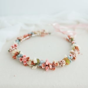 Dried flower crown with blush pink flowers, eucalyptus and baby&#39;s breath Bridal headpiece, flower hair wreath, preserved flowers fairy crown