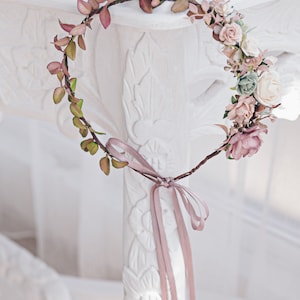 Hochzeit Blumenkranz Braut Haarschmuck Haarkranz mit Blumen, Beeren, Schleierkraut, Eukalyptus Oktoberfest Haarranke, Boho Rustik Haarblüten Bild 4