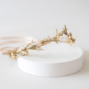 Woodland crown, elven circlet, lavender crown hairpiece, golden fern hairband, goddess head wreath, witch headpiece, druid tiara, branches crown, Flower elf fairy tiara Greenery elven flower tiara Elf tiara Woodland wedding fairy crown golden fairy halo Bridal Fairy diadem with dried flowers. Zeus and Athena headpiece. Greek goddess crown.