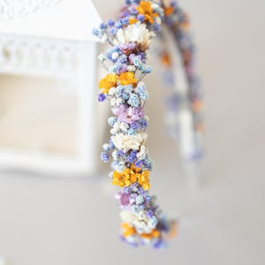 Charming boho floral headband for any occasion—weddings, festivals, fantasy photoshoots, octoberfest and more. Flower crown with dried flowers,  tiny flowers and daisies .  Hairband with dried flowers. Boho hair band. Oktoberfest Headpiece. Summer, Spring, Winter or Autumn headband in warm orange, purple, blue and white colors. Earth tones. Christmas headpiece.