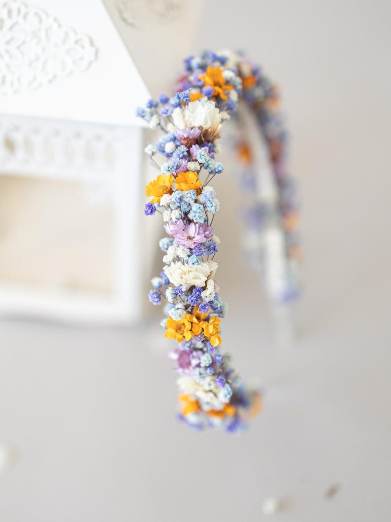 Charming boho floral headband for any occasion—weddings, festivals, fantasy photoshoots, octoberfest and more. Flower crown with dried flowers,  tiny flowers and daisies .  Hairband with dried flowers. Boho hair band. Oktoberfest Headpiece. Summer, Spring, Winter or Autumn headband in warm orange, purple, blue and white colors. Earth tones. Christmas headpiece.