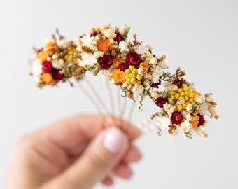 Bridal hair pins with dried flowers, baby's breath in earth tone. Rustic wedding headpiece, bobby pins with orange and red flowers.