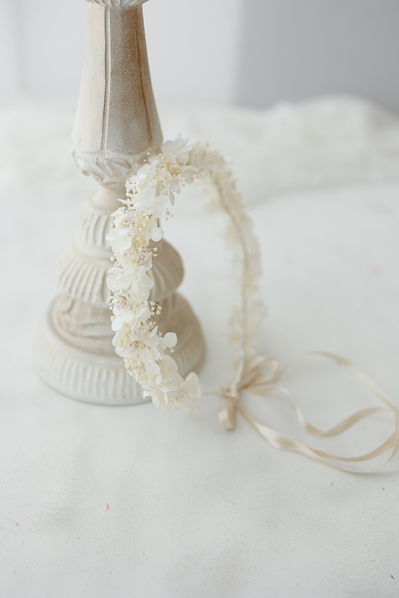 Couronne de fleurs séchées avec gypsophile et hortensia ivoire. Coiffe de mariée, couronne de cheveux de fleurs, couronne de fée fleurs stabilisées image 7