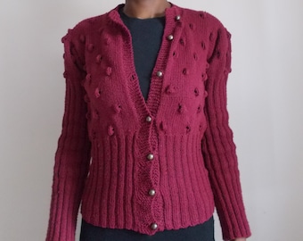 Figure Fitting Loop Cardigan