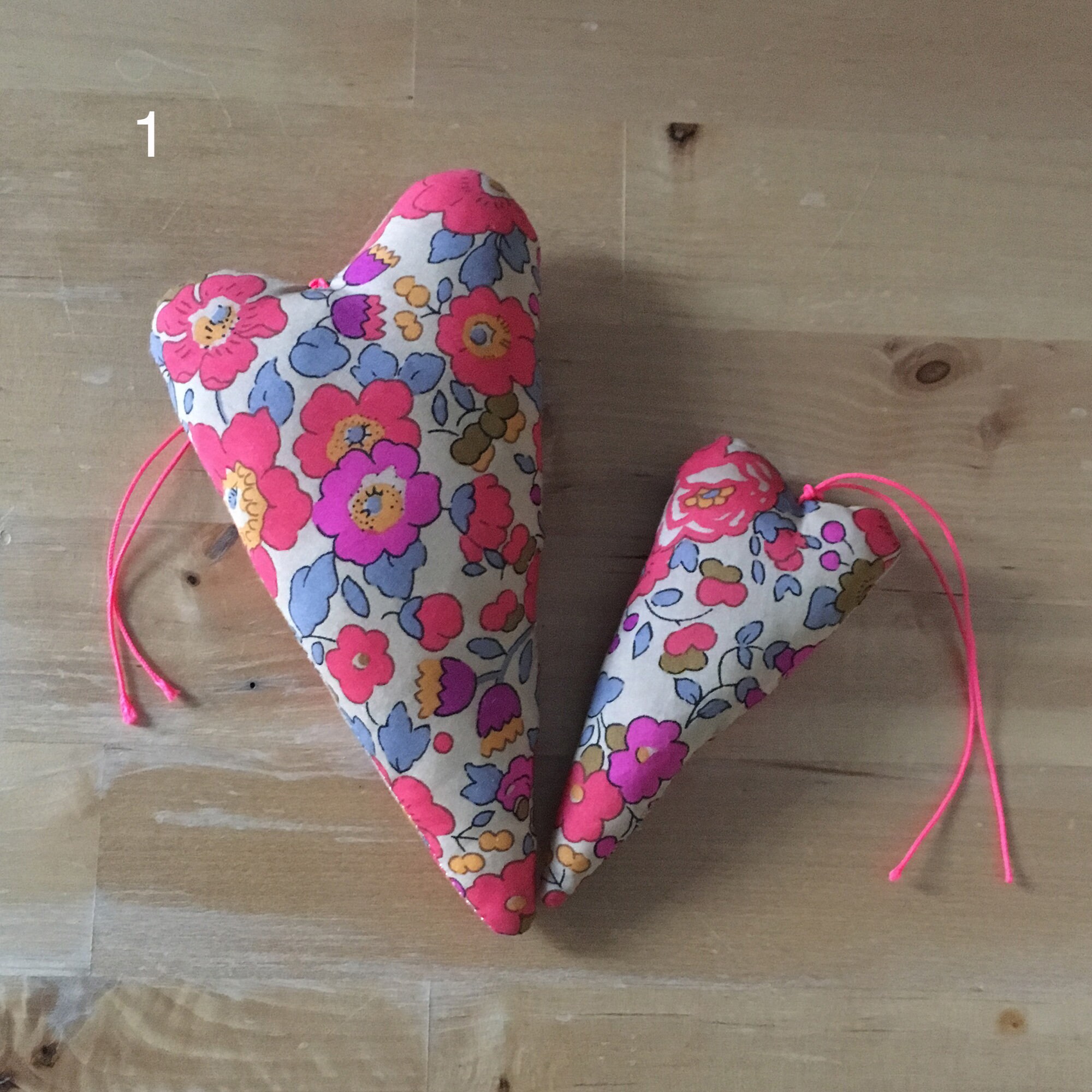 Duo de Cœurs Décoratifs Ouatinés en Tissu Liberty Of London | 10 Duos Au Choix