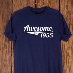 Awesome Since 1955 70th Birthday T-Shirt - Classic Retro Design Perfect Gift for Men & Women Turning 70 born in 1955