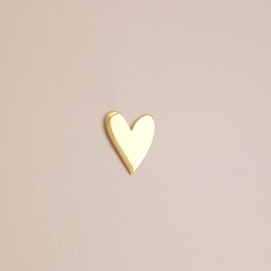 Small heart pin gilded with 24 carat fine gold, original creation by Marine Mistake