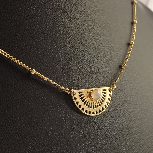 Golden Zenith necklace in fine gold with fine stone