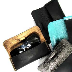 Personalisierte handgemachte Leder Brillenetui: Upcycled Lederetui mit buntem Lederfutter, Weihnachtsgeschenk, unisex Geschenk