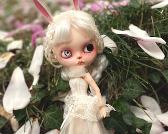 Blythe OOAK: WIT KONIJN Alice in Wonderland, Blythe custom, оригинальный Blythe custom, Blythe sbl blythe