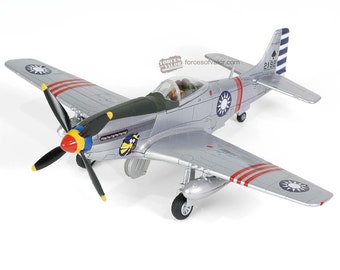 WW2 aircrafts series P-51D Mustang aircraft fighter Forces Of Valor  1:72 Model Plane Military Collectors Gift Present idea