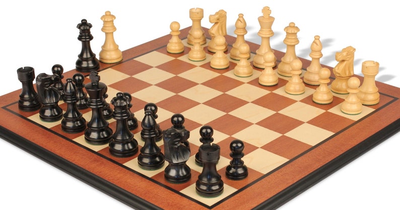 French Lardy Staunton Chess Set Ebonized /& Boxwood Pieces with Mahogany Molded Edge Chess Board 3.75 King