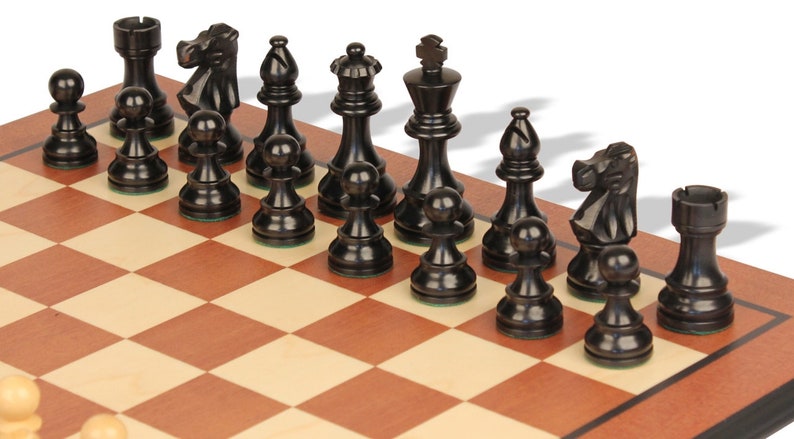 French Lardy Staunton Chess Set Ebonized /& Boxwood Pieces with Mahogany Molded Edge Chess Board 3.75 King