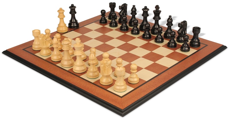 French Lardy Staunton Chess Set Ebonized /& Boxwood Pieces with Mahogany Molded Edge Chess Board 3.75 King