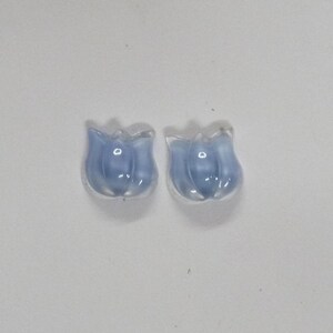 2 Cabochons tulipe en verre Bleu fleur élément vintage pour création de bijoux collage