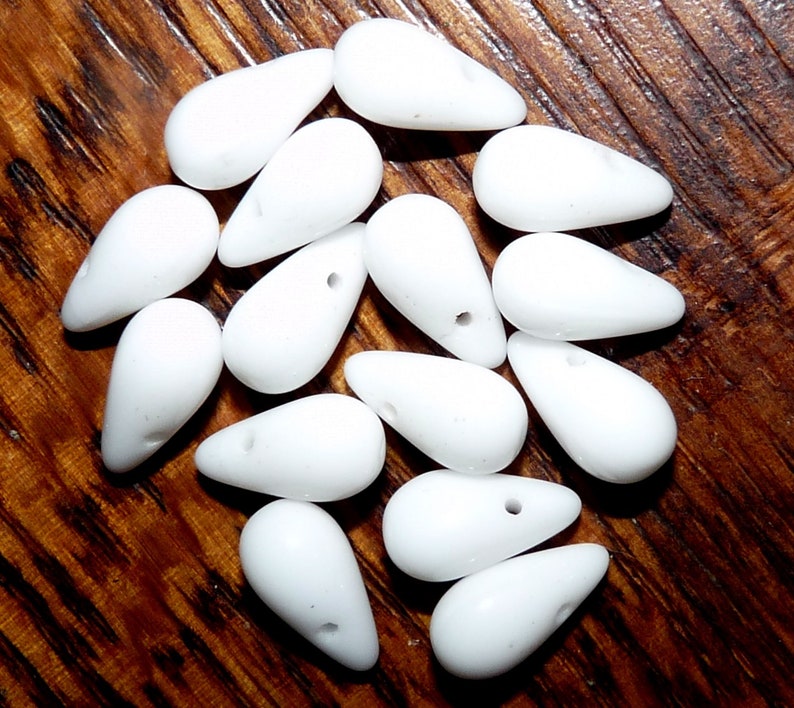 15 Pearls white glass drops 1.3 x 0.7 cm wedding beads to create jewelry