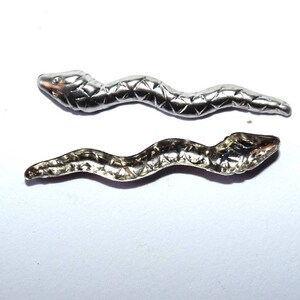 3 Serpents argentés élément décoratif vintage cabochon pour création ornement de bijoux collage